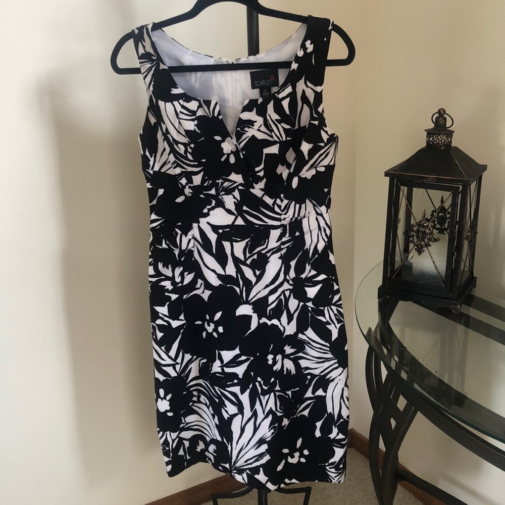 Scarlett Floral Dress Sleeveless